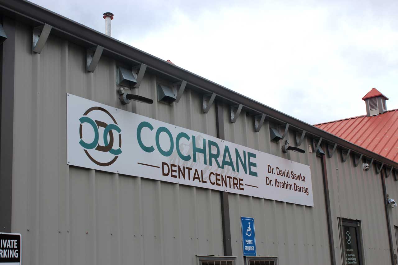 Exterior Signage Cochrane Dental Centre